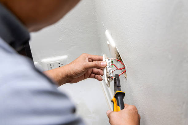 Best Affordable Emergency Electrician  in Somerset, WI